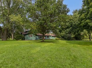 749 N Sharon Dr, Woodstock, IL 60098
