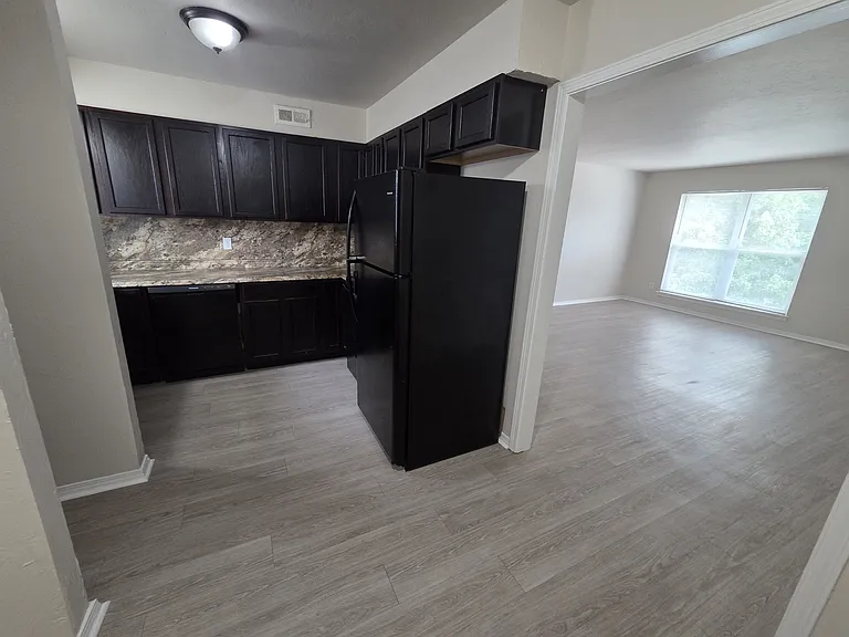 1446 NW 92nd St — Photo 7