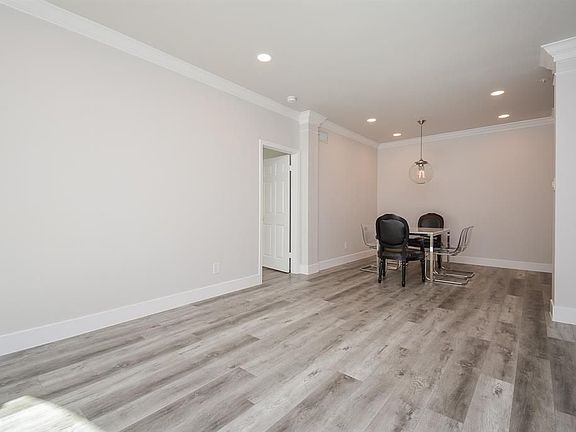 3rd image of 3231 Allen Pkwy APT 4206