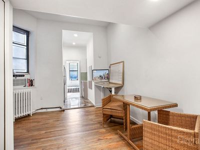 264 W 22nd St #4, New York, NY, 10011
