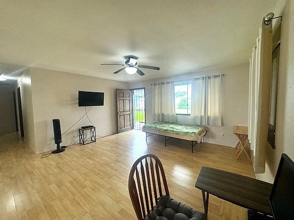 3rd image of 2321 Kilauea Ave #A