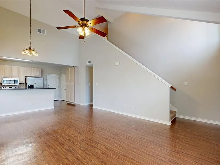 1604 Park Pl — Photo 2