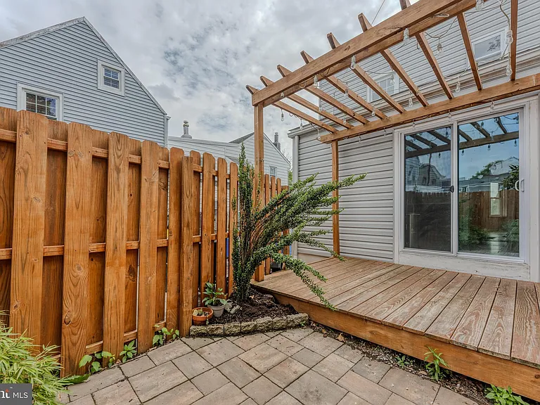 365 Prince St — Photo 18
