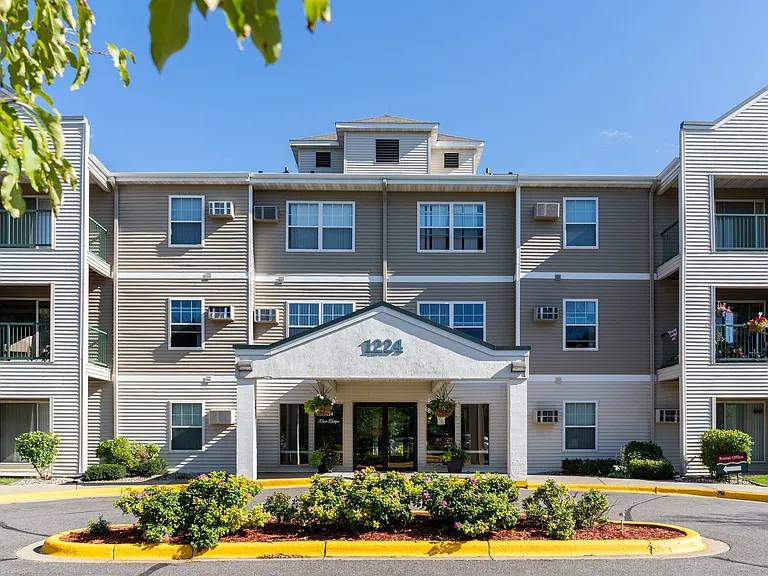 Riva Ridge Apartments — Photo 15