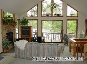 3rd image of 853 Crawford Dr