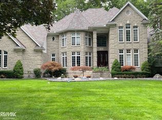 14621 Towering Oaks Dr, Shelby Township, MI 48315