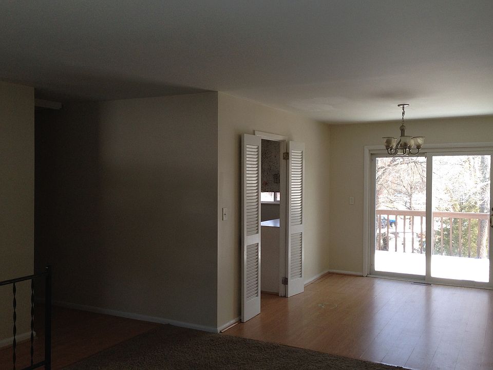 2nd image of 2216 Williamsburg Rd