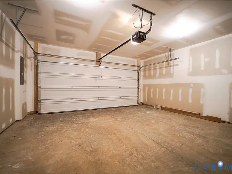212 Avenda Ln — Photo 26