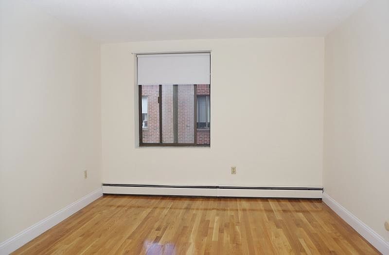 2nd image of 109 Tremont St #002
