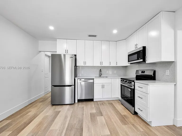 3050 SW 26th St #3050 — Photo 9