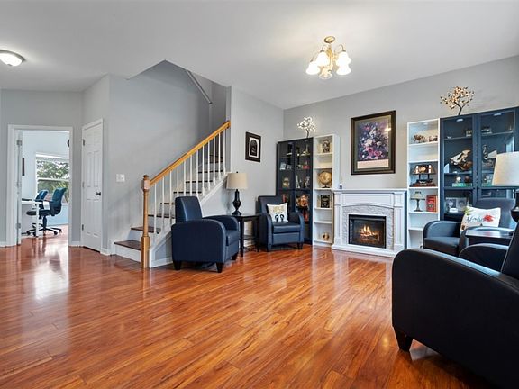 4th image of 10077 Highland Creek Cir