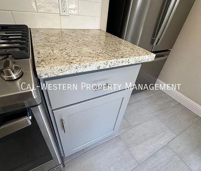 1385 Newport Ave — Photo 20