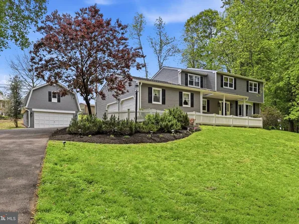 294 Green Valley Rd, Langhorne, PA 19047
