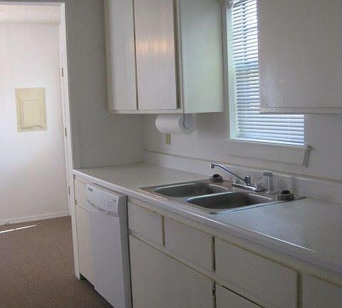 4th image of 707 Dakota St