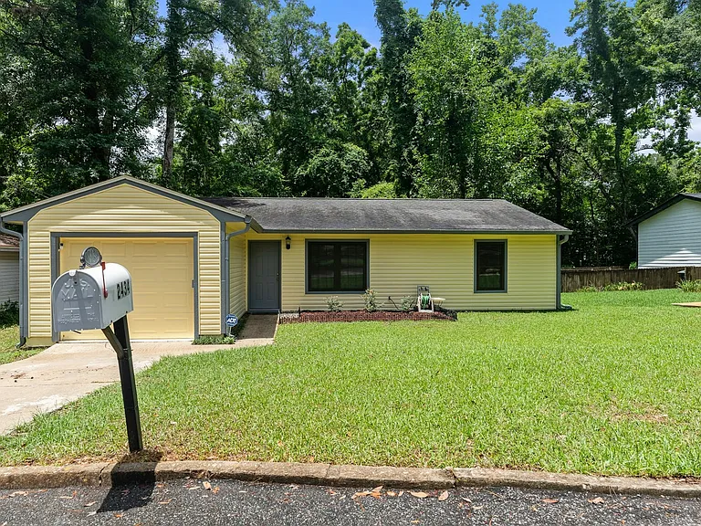 2434 Jolene Ln — Photo 3