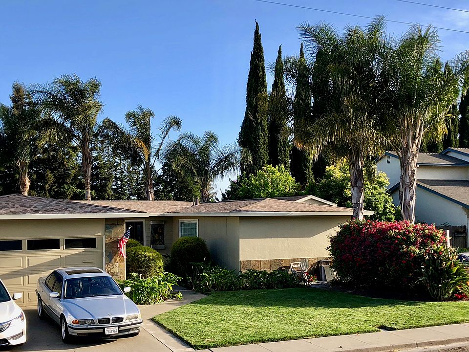 1st image of 607 Whitehall Cir