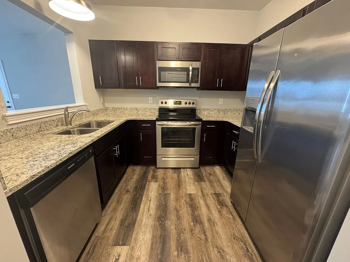 Westen Apartments G & H — Photo 3