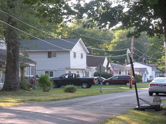 5th image of 320 Shelton Blvd