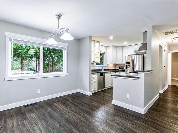 4th image of 16749 SE 21st Pl