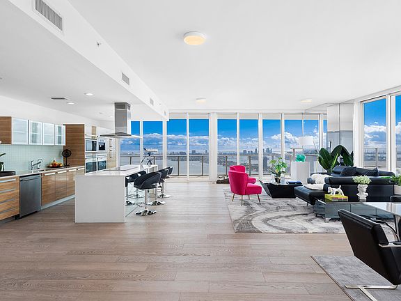 4th image of 2020 N Bayshore Dr APT 3807