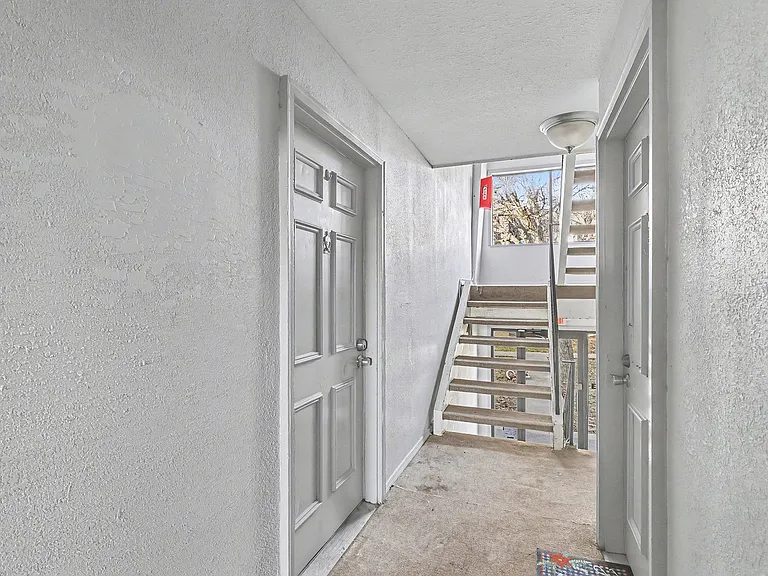 Stoneybrook Apartments — Photo 16
