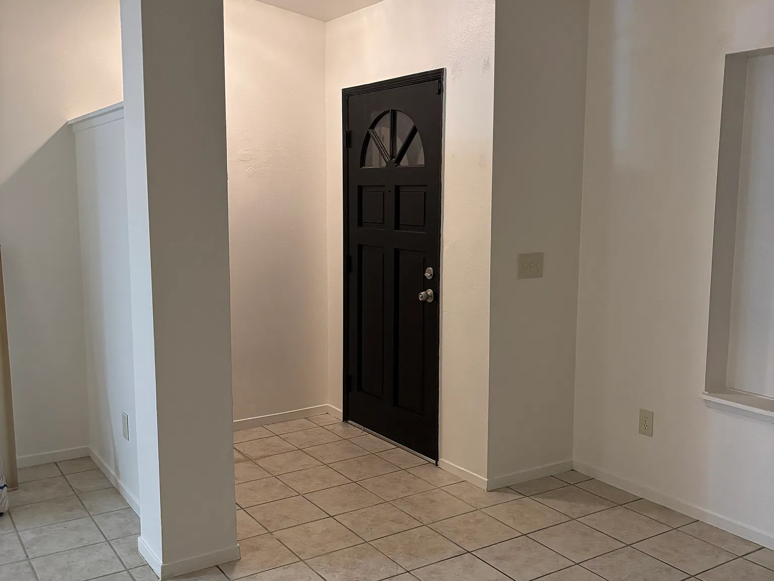 3 bed, 1030 sqft, $1,800 — Photo 2