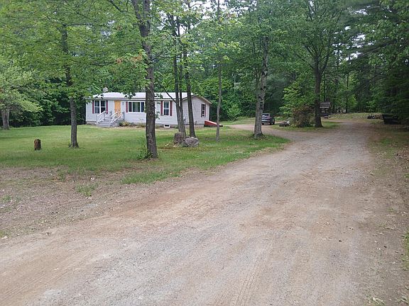 4th image of 836 River Road