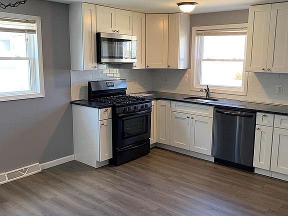 5th image of 921 Shadeland Ave