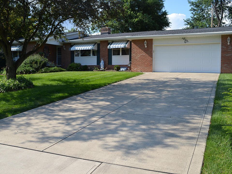 1st image of 9736 Circle Dr