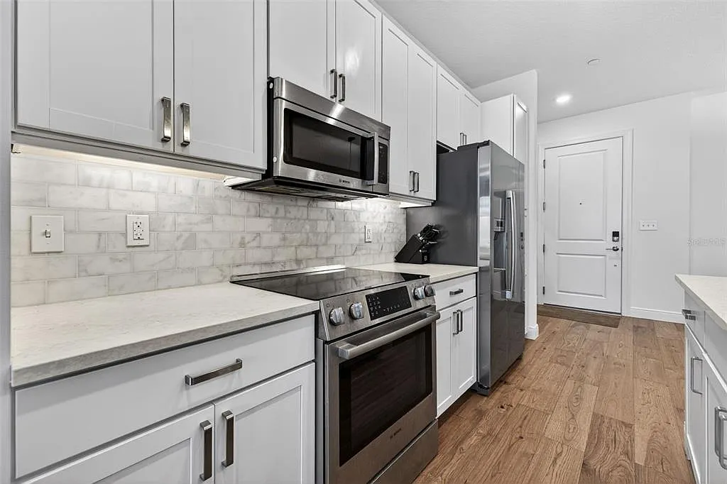 2 bed, 2.0 bath, 1310 sqft, $3,400 — Photo 4