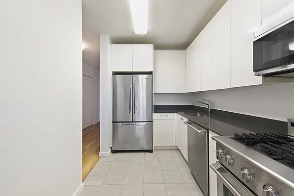 Sold by Nest Seekers International | media 2