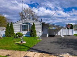 58 Woodshore W, Keyport, NJ 07735