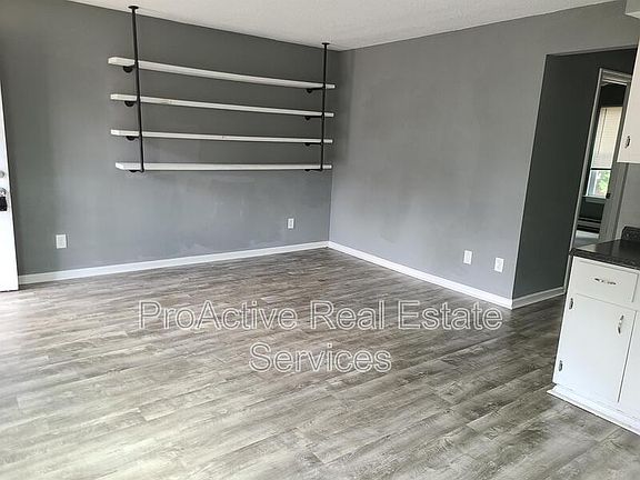 4th image of 812 W 27th St #1