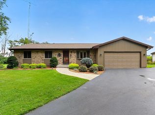 2140 N Polzin Rd, Janesville, WI 53548