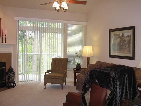 Spacious living room