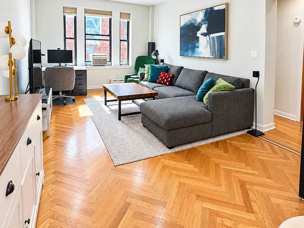 106 W 69th St APT 9C, New York, NY 10023