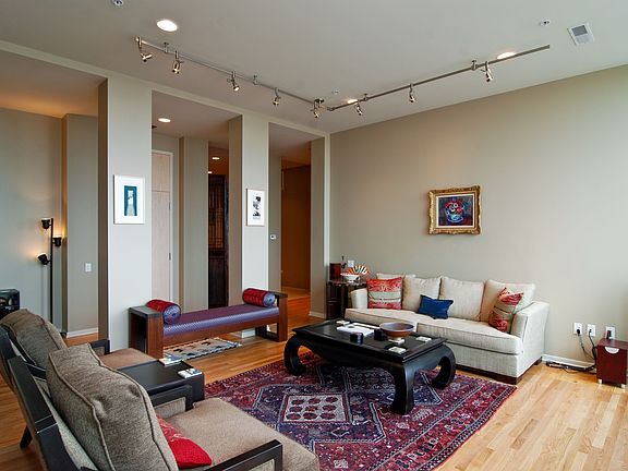 3rd image of 500 W Superior St Unit 1810