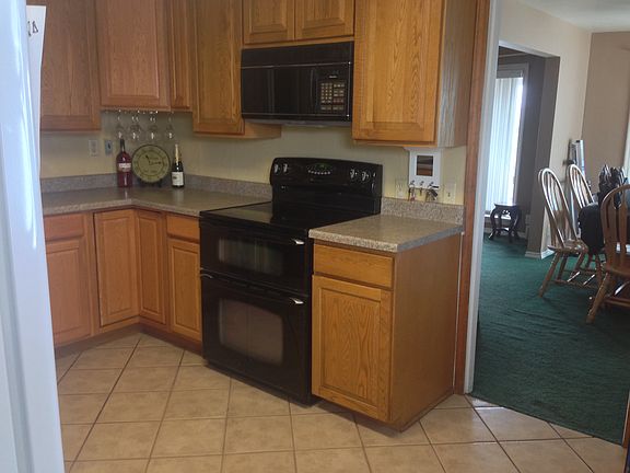 5th image of 4213 E Hillcrest Dr