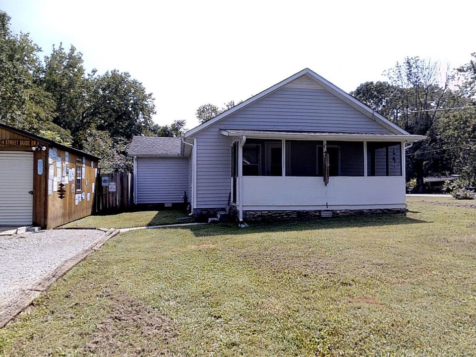1st image of 421 Riverview Dr