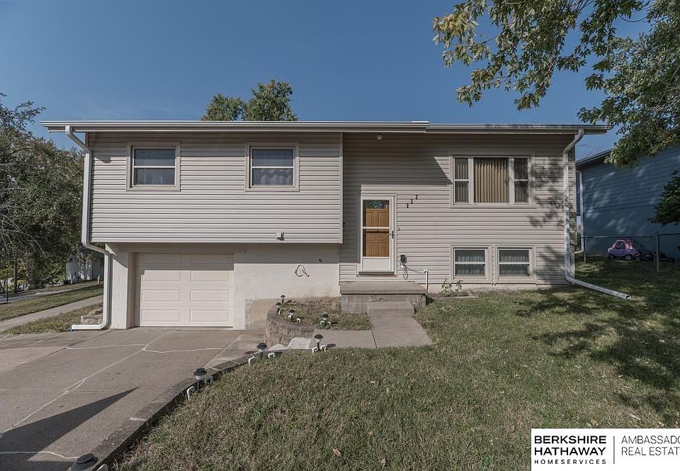 1st image of 111 Debra Ave