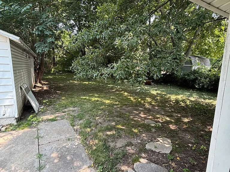 645 W Webster St — Photo 14