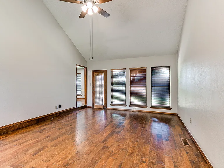4721 Persimmon Ct — Photo 6