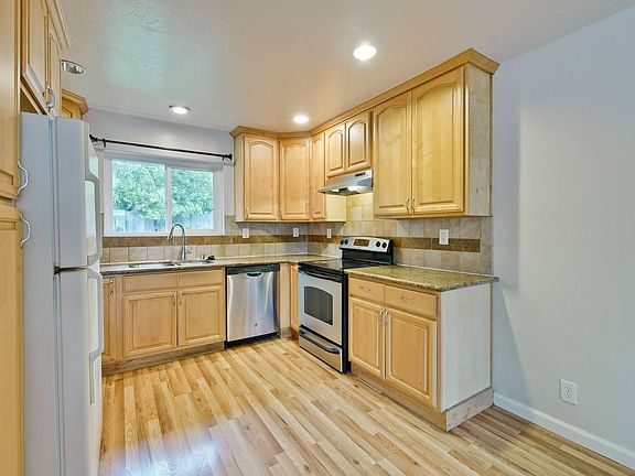 4th image of 1355 Kingfisher Way APT 1