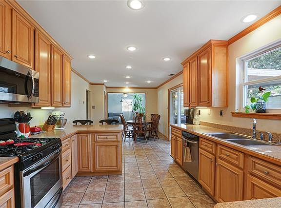 3rd image of 4113 Courtland Dr