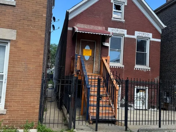 2435 S Whipple St, Chicago, IL 60623
