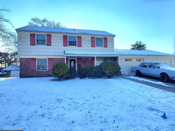 22 Balfour Ln, Willingboro, NJ 08046