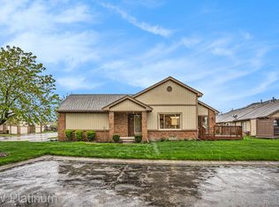 46865 High Meadows Ct, Macomb, MI 48044