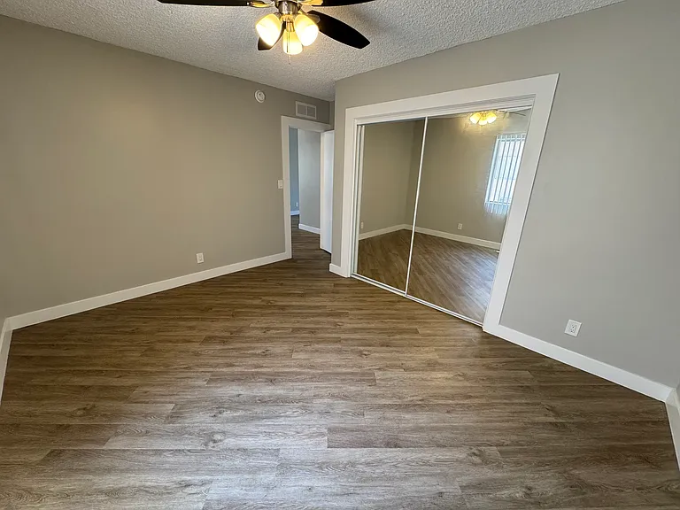 5068 Franklin Ave — Photo 7