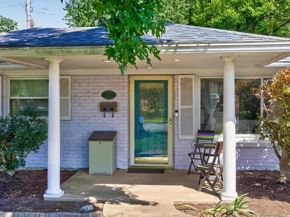 562 Sandalwood Dr, Lexington, KY 40505
