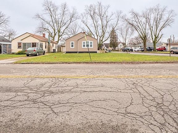 4th image of 3851 E Pleasant Run Parkway South Dr